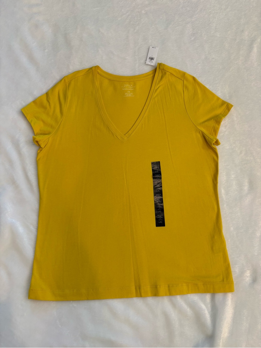 Banana Republic Women’s V-Neck Tee in Mustard